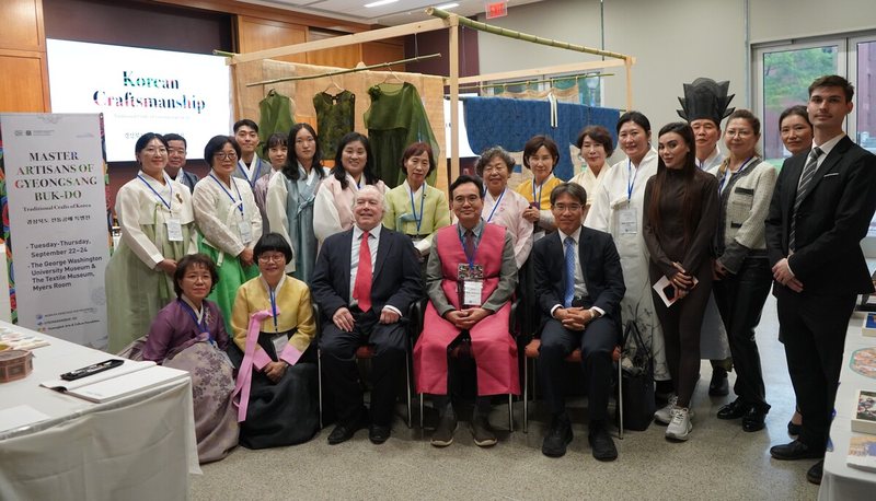Participating artists and guests at the exhibition in Washington, D.C.